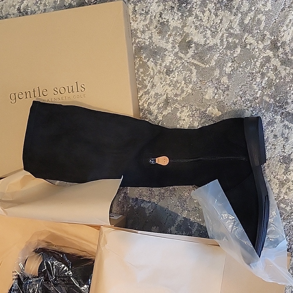 NEW Kenneth Cole Black Emma Stretch Boot Size 7.5